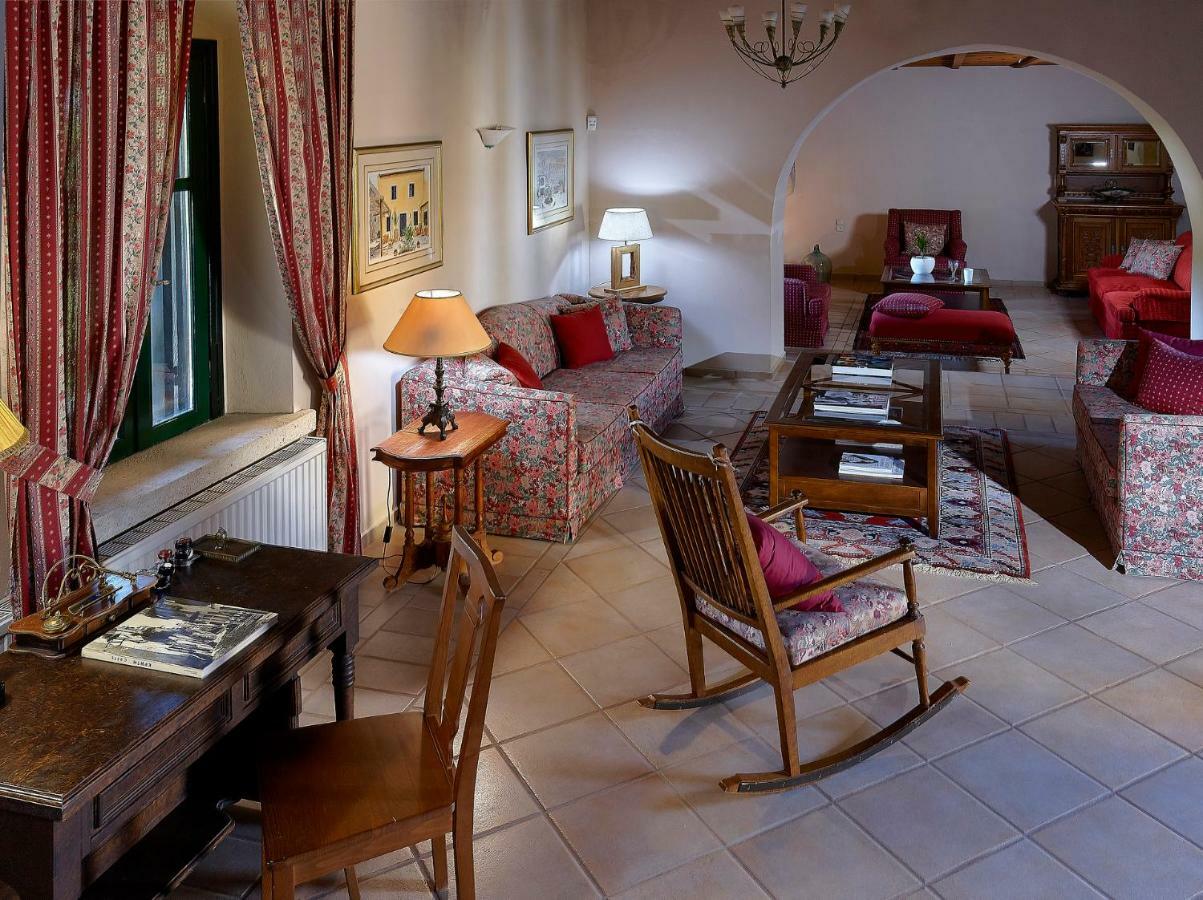 Castello Villa Daphnes - Private Pool & Whirlpool Dhafnes Extérieur photo