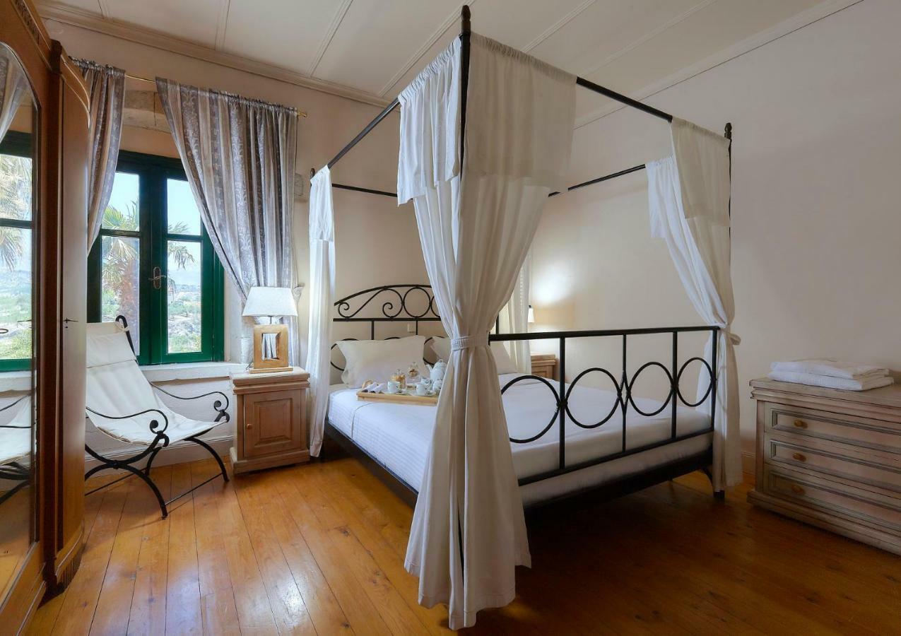 Castello Villa Daphnes - Private Pool & Whirlpool Dhafnes Extérieur photo